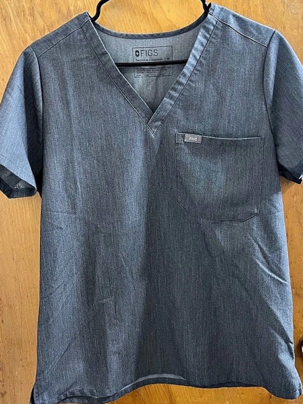 FIGS Graphite scrub set